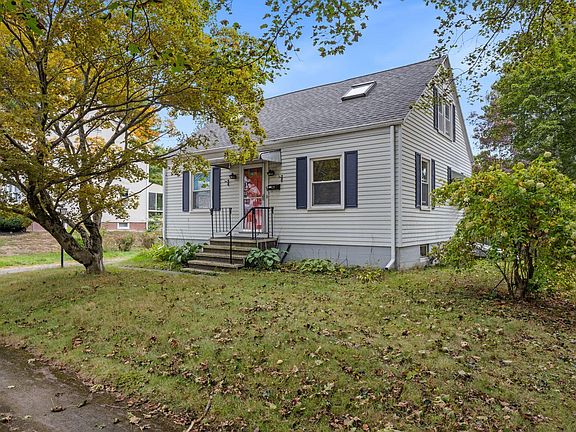 4th image of 56 Webster Avenue
