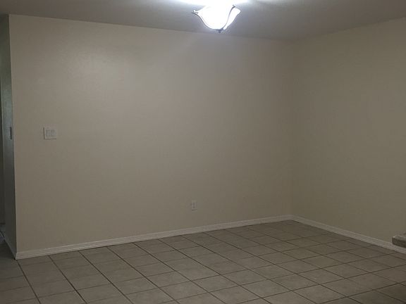 5th image of 322 Hidden Valley Dr