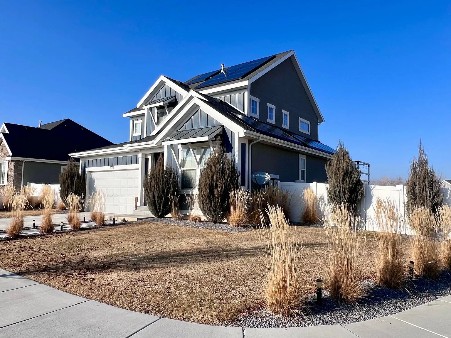 3 bed, 2.5 bath, 3200 sqft, $3,600 — Photo 2