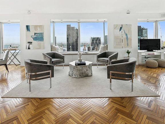 3rd image of 150-156 W 56th St APT 5404