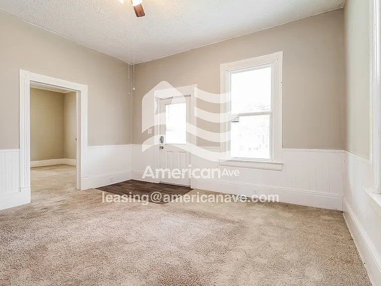 5956_004_living_room_13800904.jpg