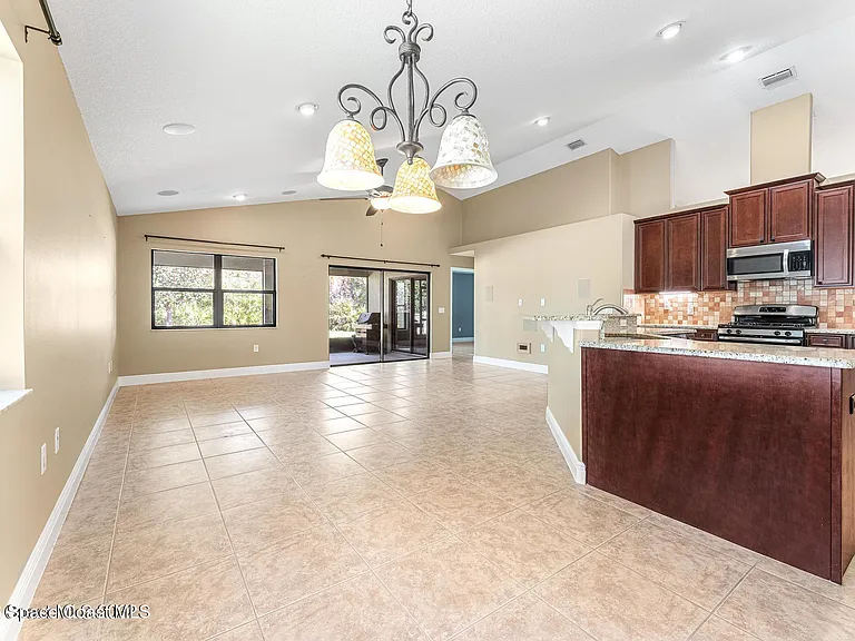 3084 Constellation Dr — Photo 13