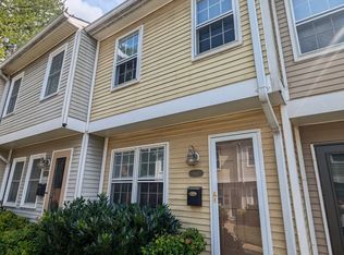 806 Mews Ln, Frederick, MD 21701