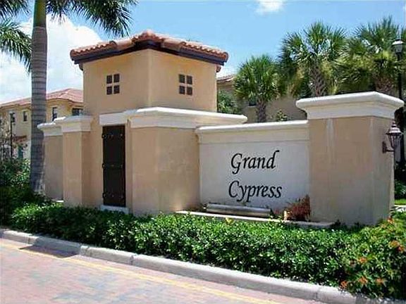 2nd image of 6071 W Grand Cypress Circle #6071