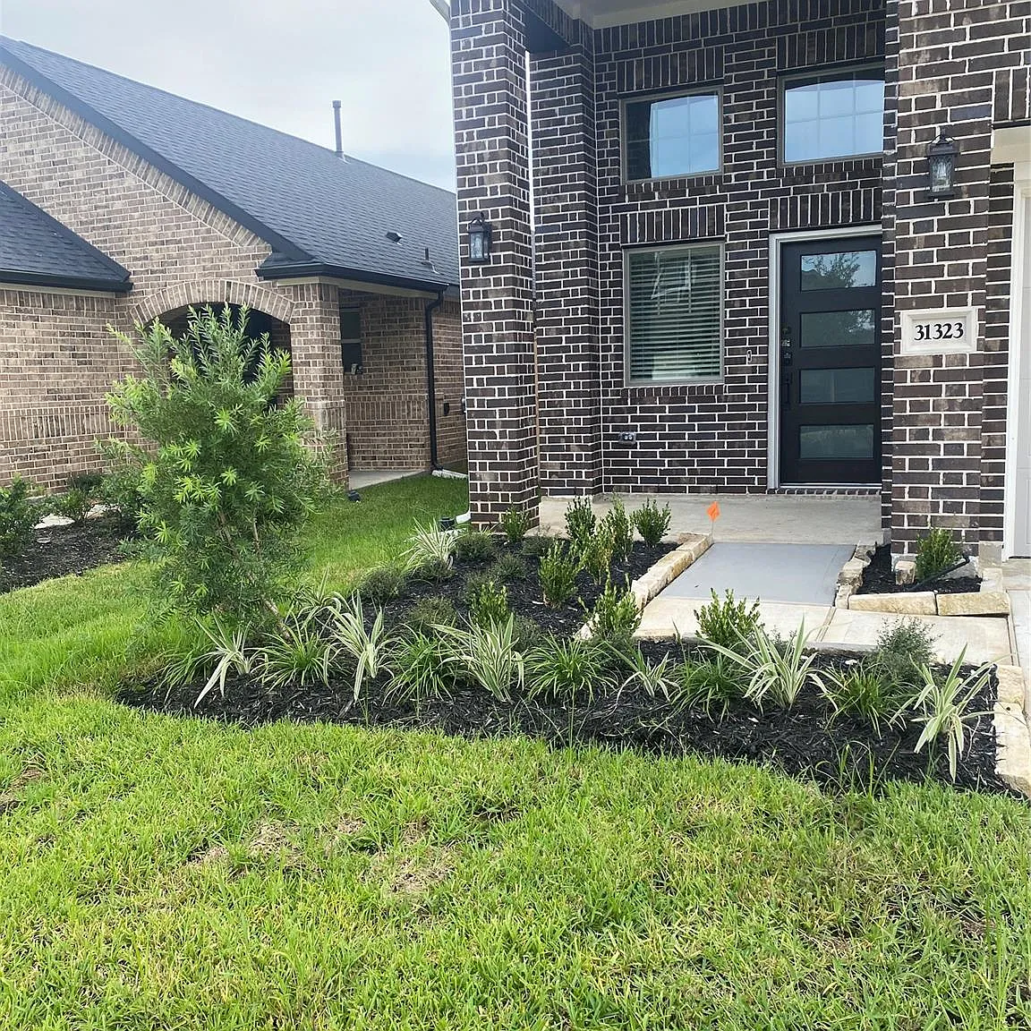 4 bed, 3.5 bath, 2472 sqft, $2,750 — Photo 2