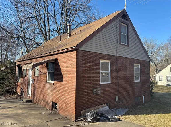 1337 Edgehill Ave SE, Warren, OH 44484