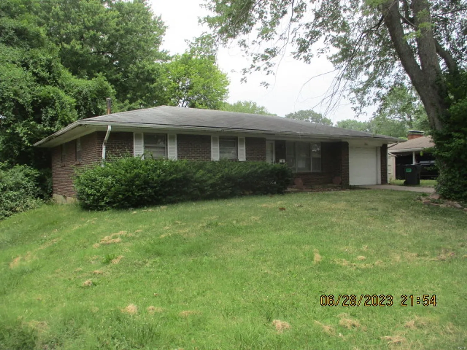7605 Woodcliffe Dr photo 1