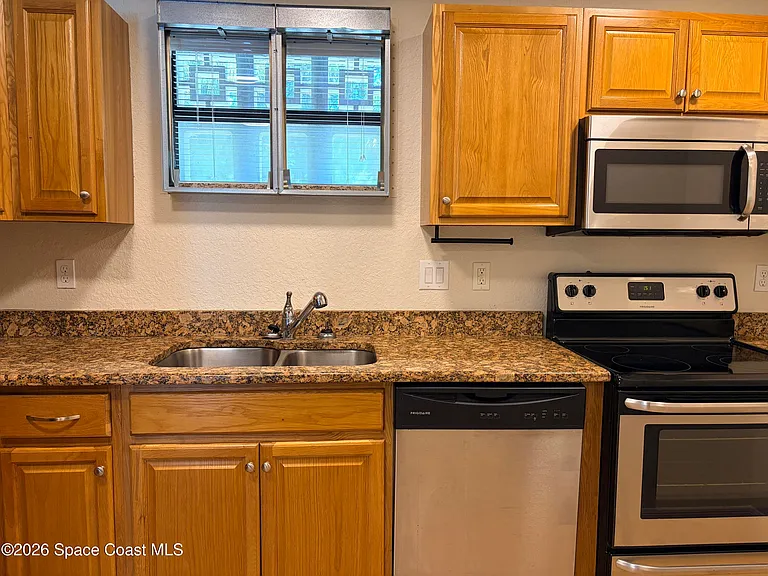 1464 Guava Ave — Photo 6