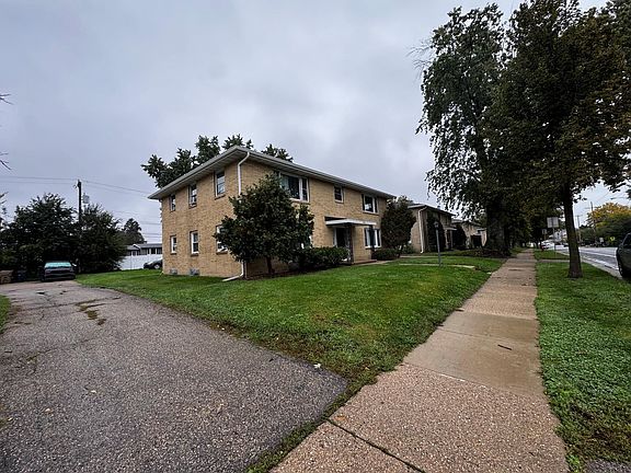 2nd image of 1006 W Badger Rd