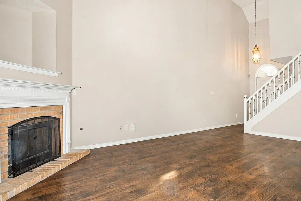 4 bed, 2.5 bath, 2137 sqft, $1,820 — Photo 4