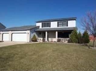24220 S Pueblo Dr, Channahon, IL 60410