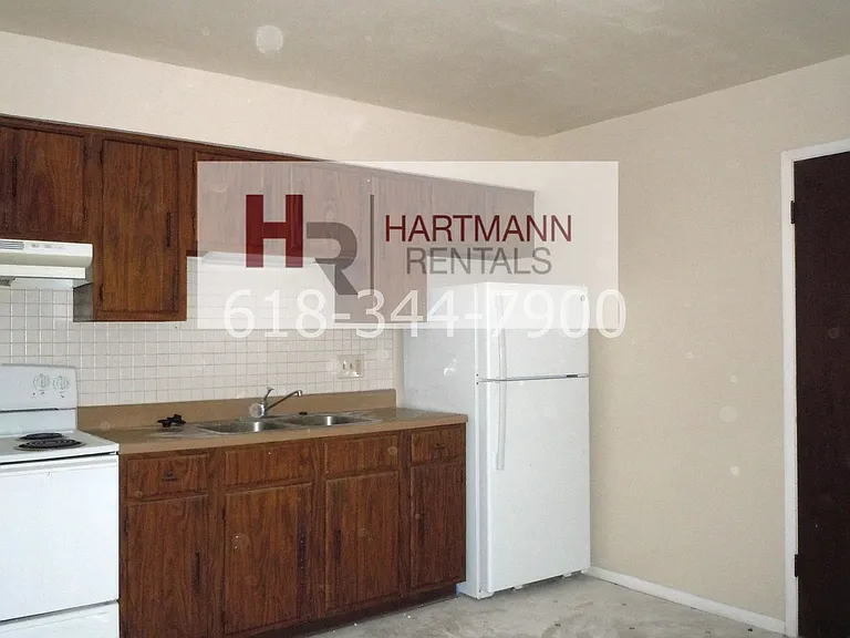 1106 Arrowhead Dr — Photo 8