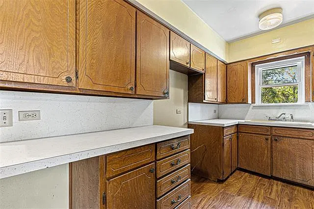 226 E Jerden Ln — Photo 4