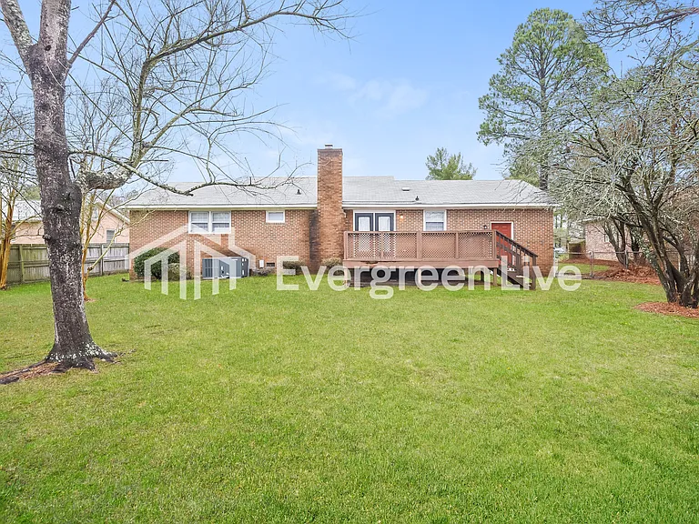 312 Arcola Dr — Photo 8