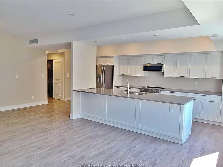 550 Sandison St #37 — Photo 5