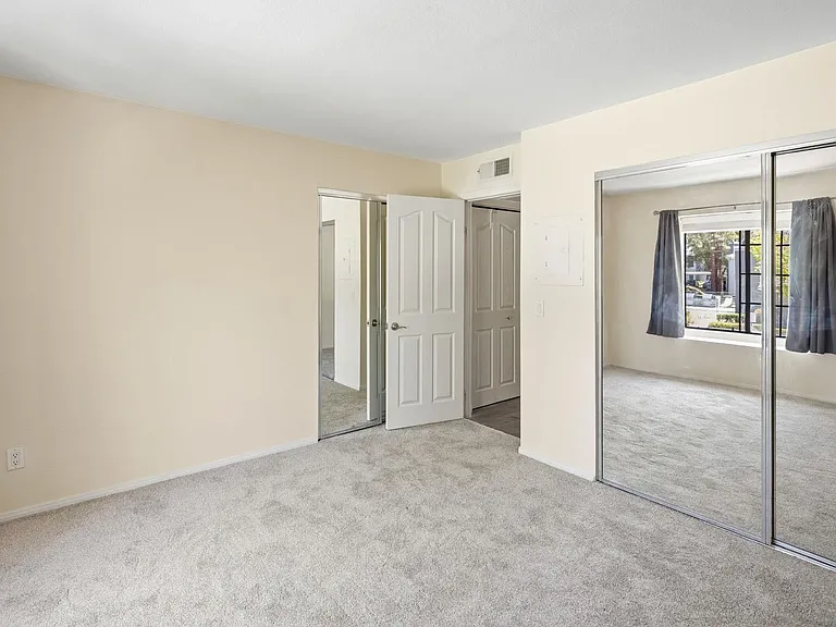 14996 Avenida Venusto #28 — Photo 21