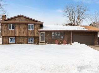 9081 Zinnia Ln N, Maple Grove, MN 55369