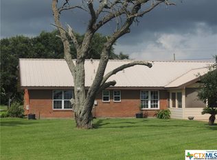 1608 S Virginia St, Port Lavaca, TX 77979
