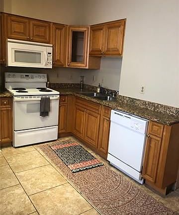 3rd image of 319 Royal St