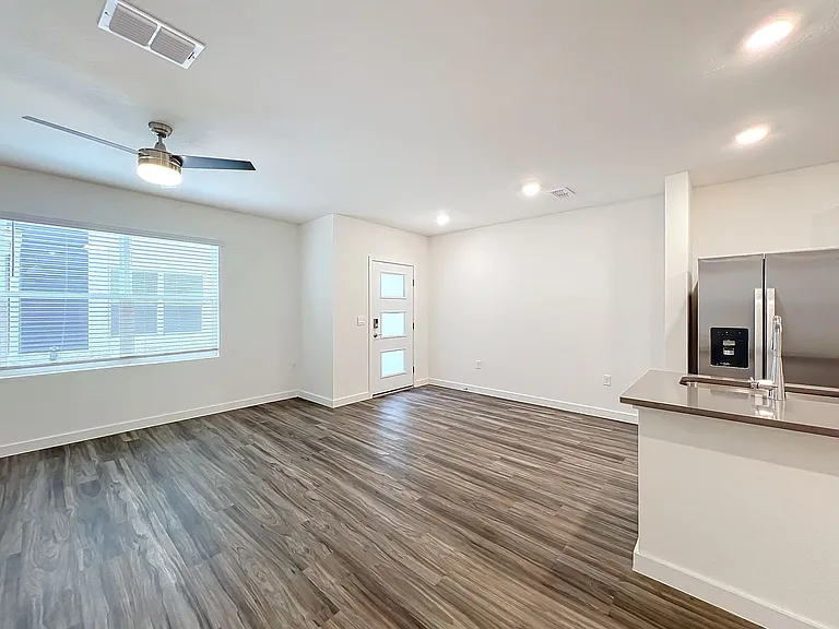 231 Dapper Ct — Photo 19