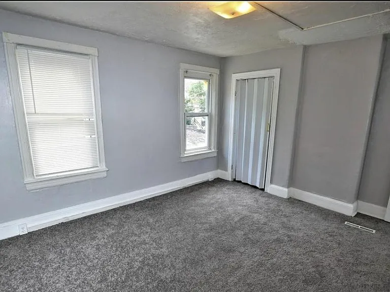 233 Hills Pl — Photo 10