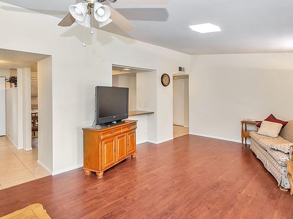 3rd image of 10609 W Oakmont Dr