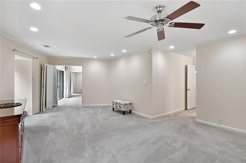 1st image of 25309 Plantation Dr NE #25309