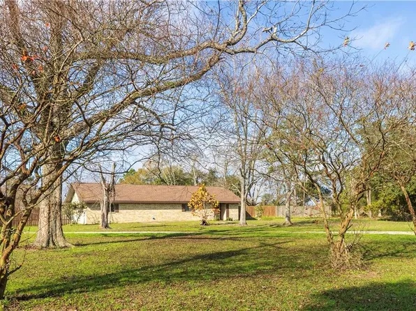 20109 Dewolf Rd, Iowa, LA 70647