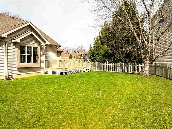 5th image of 1111 Danbury Ln
