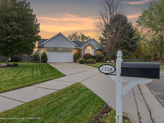 3rd image of 2338 Dickens Way
