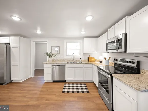 123 Southgate Ave, Fredericksburg, VA 22408