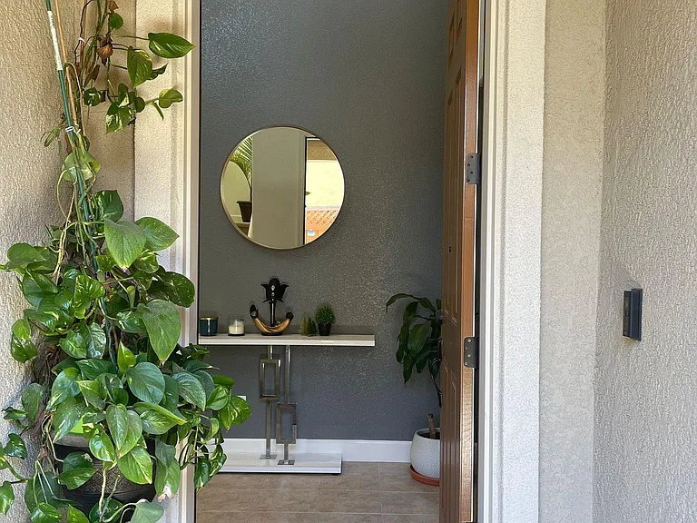 1323 Cow Ct — Photo 3