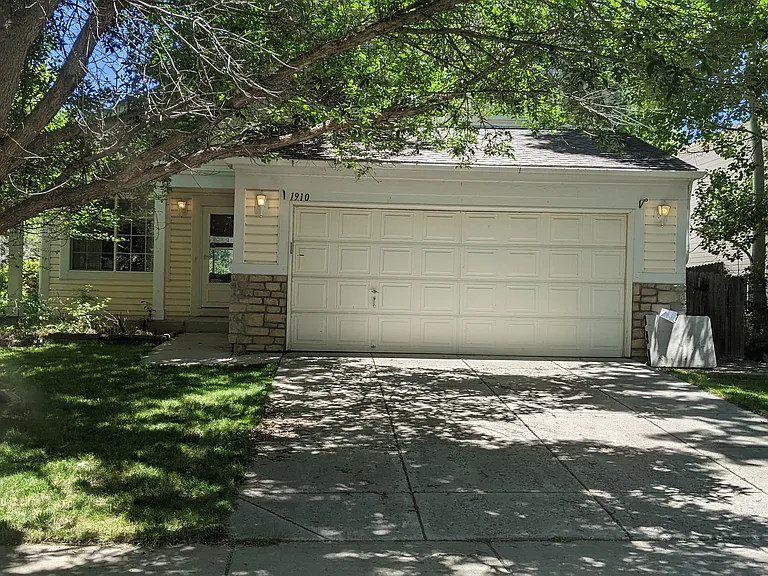 1910 Wildrose Dr — Photo 24