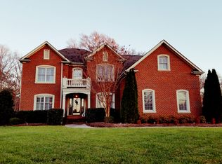 352 Kindling Wood Ln, Waxhaw, NC 28173