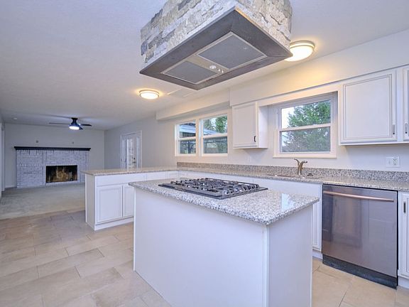 4th image of 207 Branchfield Dr