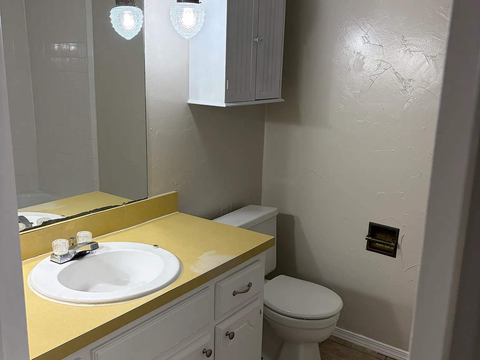 412 Clermont Drive — Photo 3
