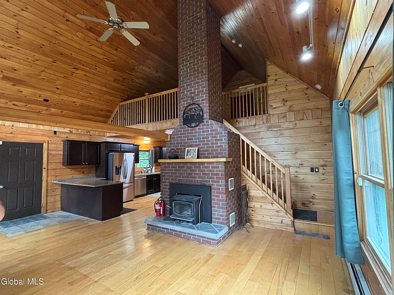 2nd image of 602 Herrick Road
