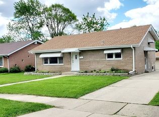 121 W Marilyn Ter, Addison, IL 60101