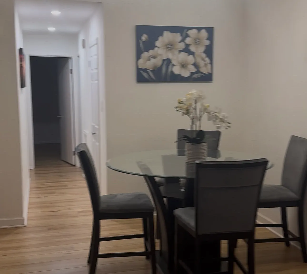 2 bed, 989 sqft, $2,195 — Photo 2
