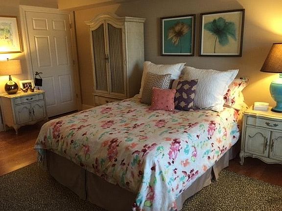 Bedroom 1 -- 2 closets (1 walk-in)