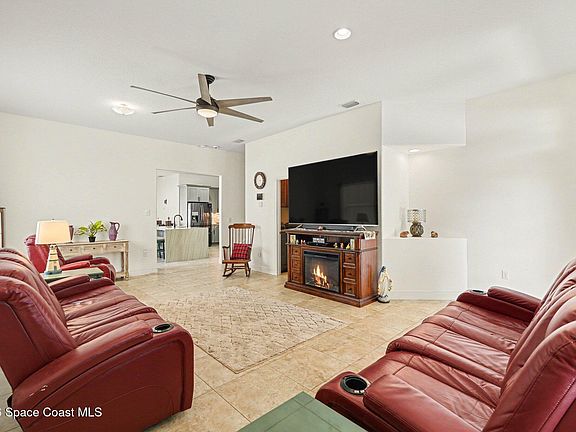 5th image of 622 Hollow Glen Dr
