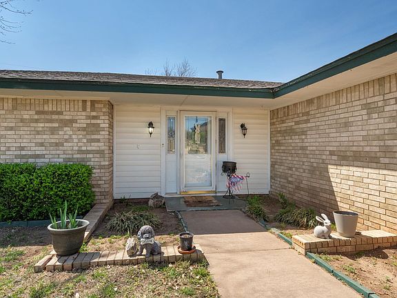 2nd image of 5 Fawnwood Ct