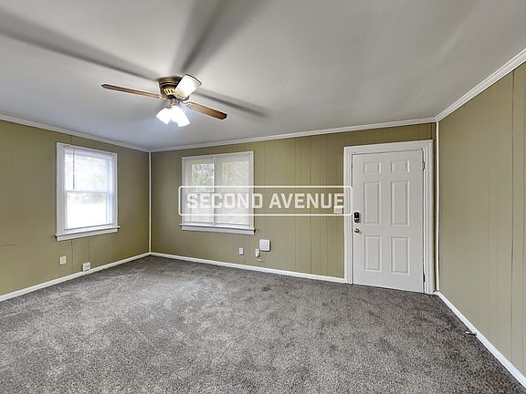 2nd image of 2207 Grand St