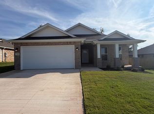1104 W Ragweed Ct, Ozark, MO 65721