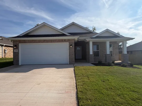 1104 W Ragweed Court, Ozark, MO 65721