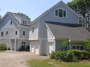 87 Carpenter Dr, South Kingstown, RI 02879