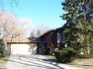 6931 Parkview Dr, Downers Grove, IL 60516