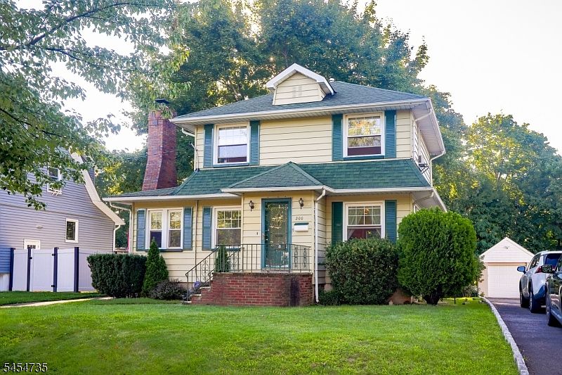 1st image of 200 Elm Ave