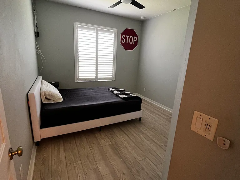 2319 Carnation Ct — Photo 8