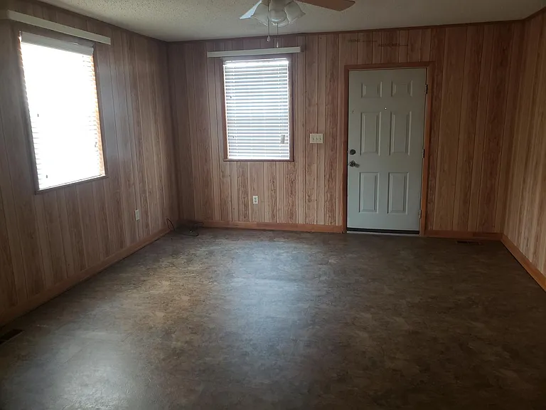 1037 4th Ct W — Photo 5